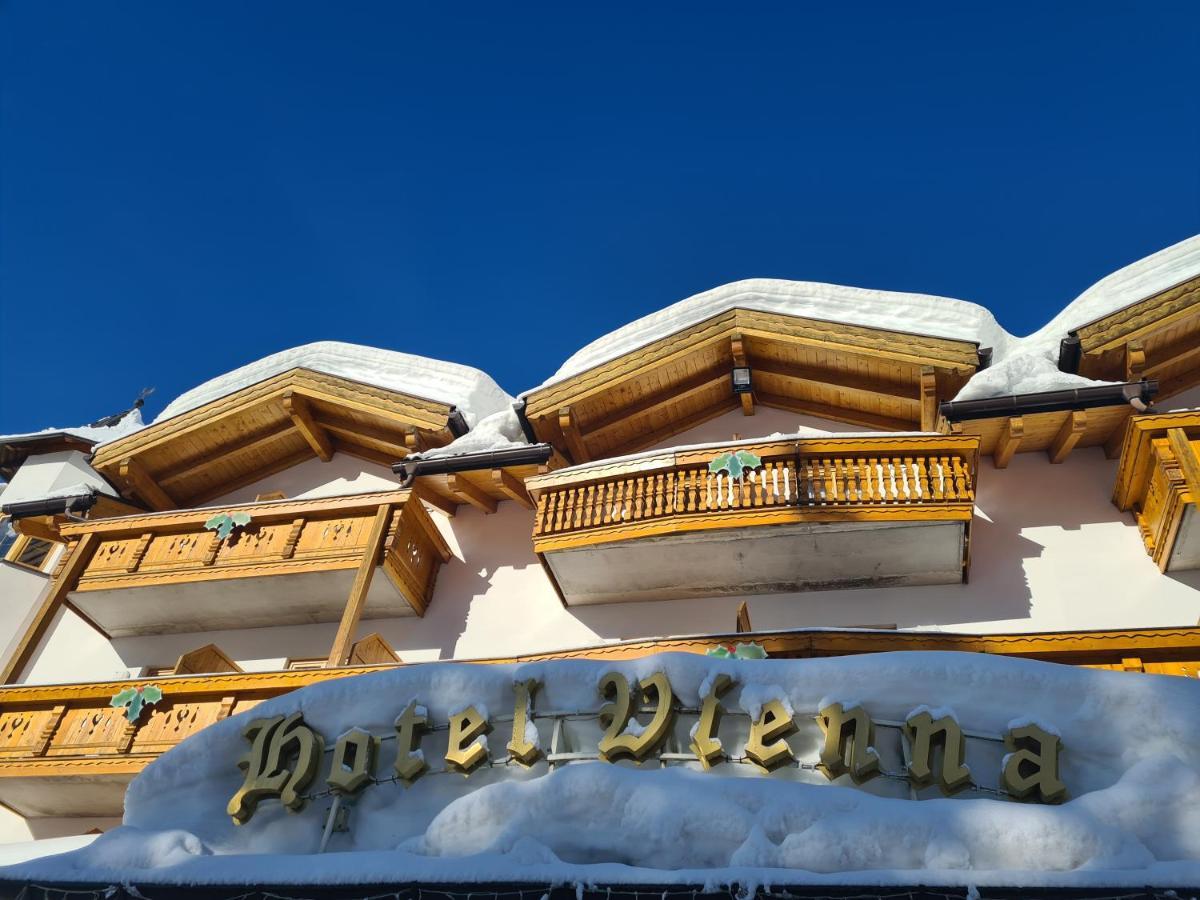 Hotel Vienna Сан Мартино ди Кастроза Екстериор снимка