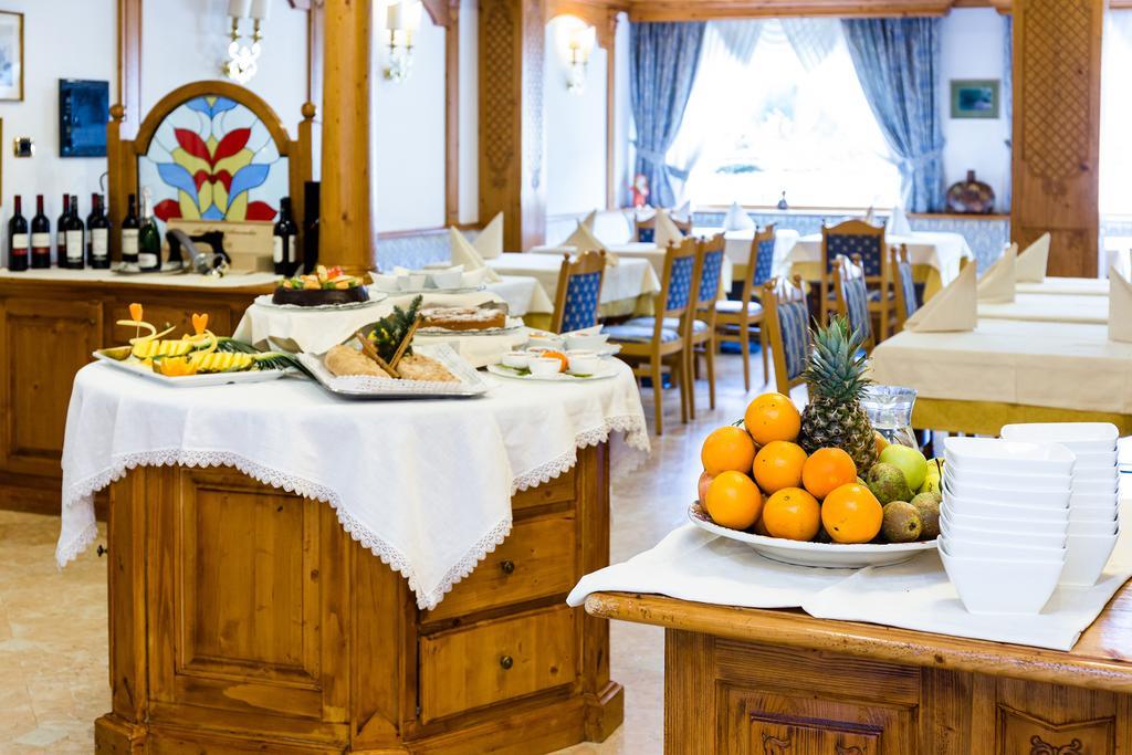 Hotel Vienna Сан Мартино ди Кастроза Екстериор снимка